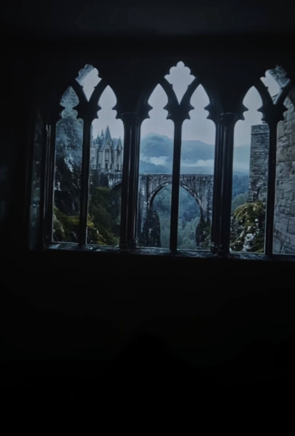 Dreametic™ 4K — Convierte tu habitación en un universo inmersivo.